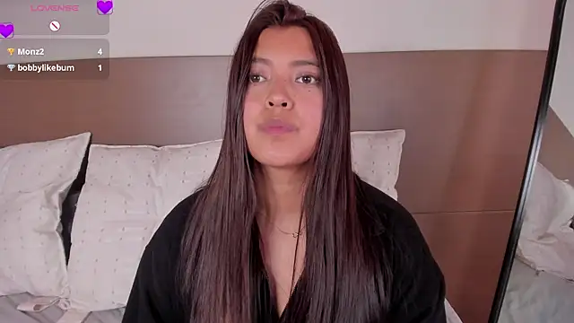 Snapshot of Rebeca_Williams_ chatting on June 3, 2:33 pm Rebeca Williams online show from June 3, 2:33 pm