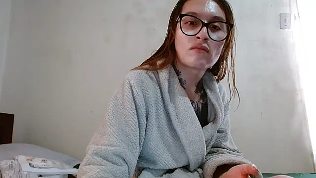 kittenlizz online show from March 4, 5:34 pm