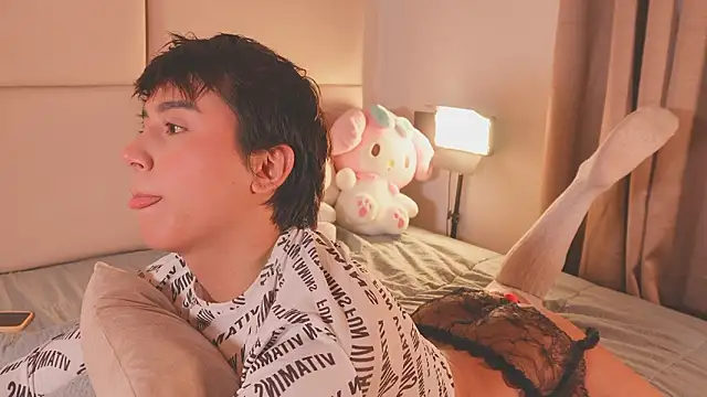 Snapshot of SweetHanson chatting on February 25, 7:34 pm SweetHanson online show from February 25, 7:34 pm