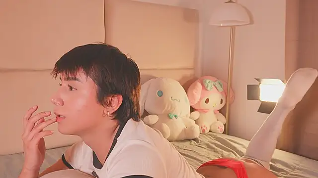 Snapshot of SweetHanson chatting on February 28, 7:04 pm SweetHanson online show from February 28, 7:04 pm