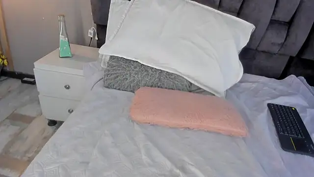 estefania  gomez online show from February 13, 12:02 am