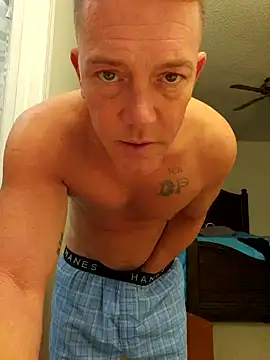 Snapshot of Bigtater1999 chatting on January 4, 3:07 am Bigtater1999 online show from January 4, 3:07 am