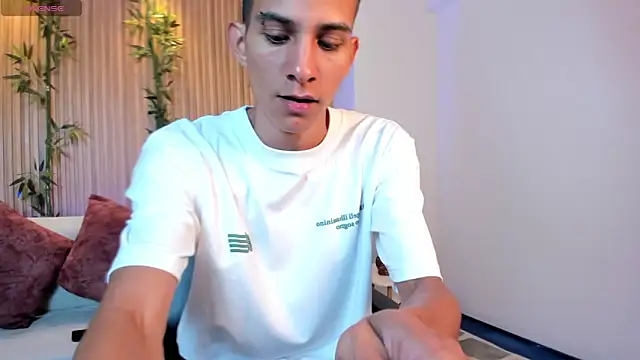 Aaron Scoot online show from January 12, 12:43 pm