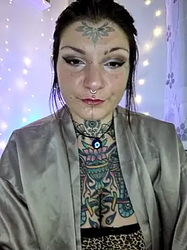 lizzardqueeen online show from November 29, 11:52 pm