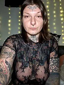 lizzardqueeen online show from December 22, 1:24 am