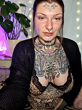 lizzardqueeen online show from March 6, 3:52 pm