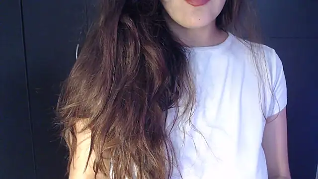 AdharaLujan online show from April 8, 1:22 pm