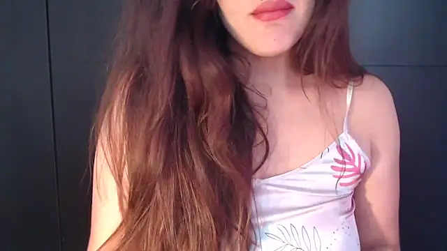 AdharaLujan online show from April 12, 4:45 pm