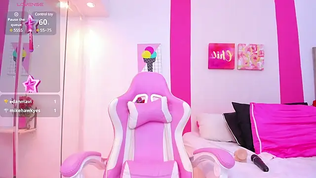 scarlette 15  online show from March 18, 9:09 am