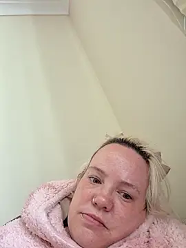 Bigbustedcurvylady online show from May 12, 12:57 pm
