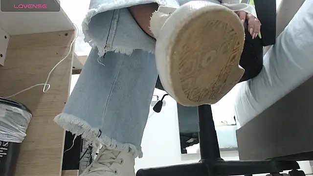 alma fenix online show from March 14, 12:18 pm