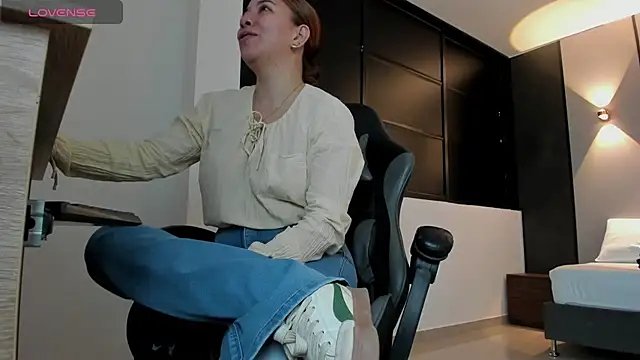 alma fenix online show from September 16, 12:17 pm