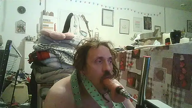 cyril020202 online show from November 2, 11:29 pm