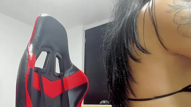 ZachaTompson online show from February 27, 2:32 am