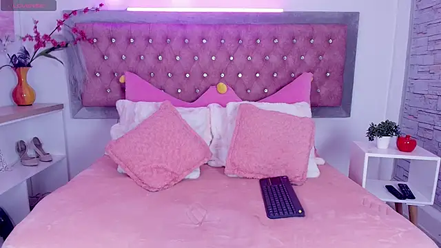 EmmaWilder online show from November 2, 9:06 pm