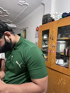 Snapshot of John_desihunk chatting on June 20, 7:11 am John desihunk online show from June 20, 7:11 am