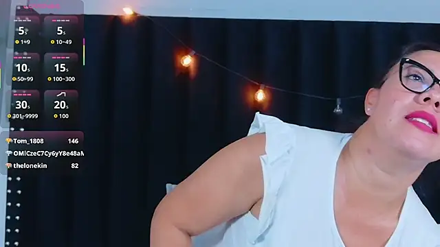 hotlatinateacher online show from November 18, 7:24 am