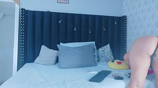 hotlatinateacher online show from November 20, 6:51 pm