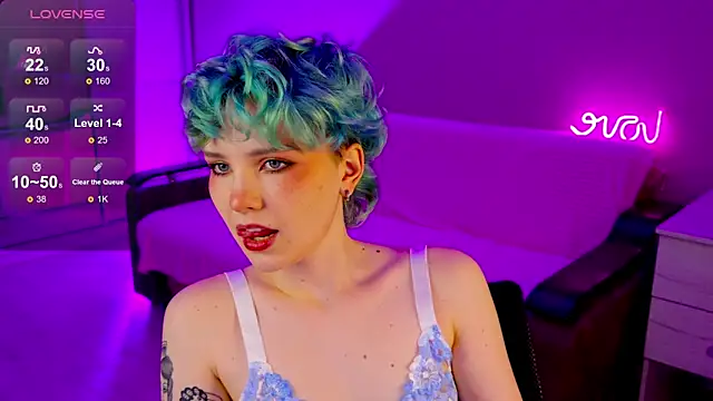 Snapshot of School_Love chatting on December 11, 7:25 pm School Love online show from December 11, 7:25 pm