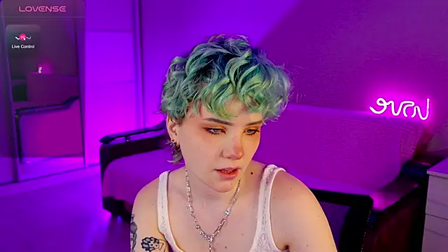 Snapshot of School_Love chatting on January 5, 1:15 pm School Love online show from January 5, 1:15 pm