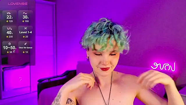 Snapshot of School_Love chatting on January 8, 4:11 pm School Love online show from January 8, 4:11 pm