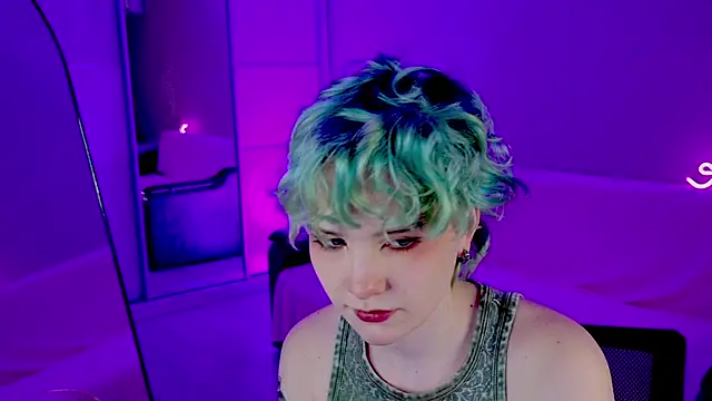 Snapshot of School_Love chatting on January 23, 1:13 pm School Love online show from January 23, 1:13 pm