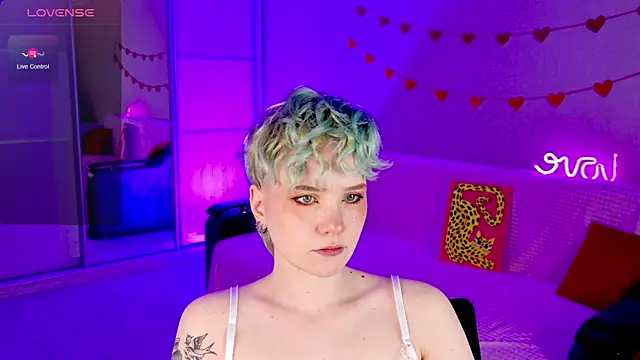 Snapshot of School_Love chatting on March 16, 1:06 pm School Love online show from March 16, 1:06 pm