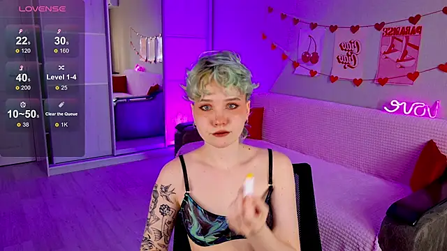 Snapshot of School_Love chatting on March 21, 1:12 pm School Love online show from March 21, 1:12 pm