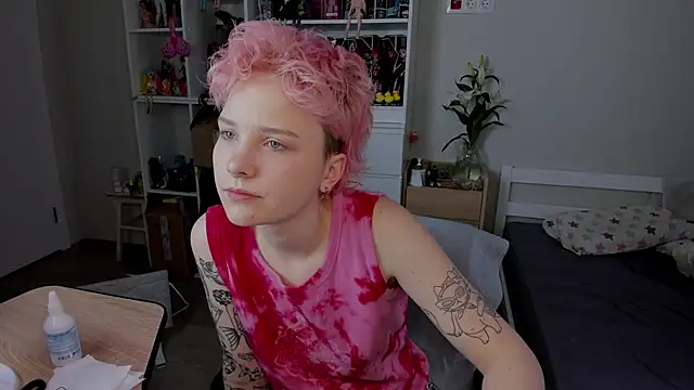 School Love online show from December 18, 7:14 am