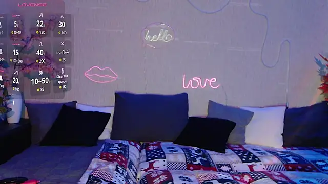 Fluffy Tiffy online show from January 18, 2:03 am