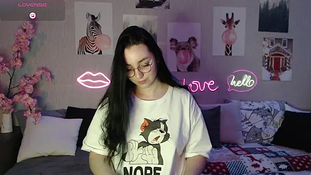 Fluffy Tiffy online show from February 17, 1:58 am