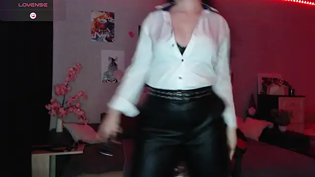 Fluffy Tiffy online show from February 26, 6:58 am