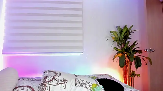 Snapshot of aldrinwhite chatting on September 23, 6:11 pm aldrinwhite online show from September 23, 6:11 pm