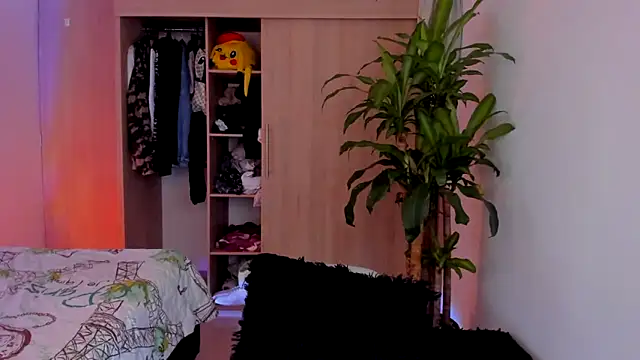 aldrinwhite online show from December 14, 2:55 pm