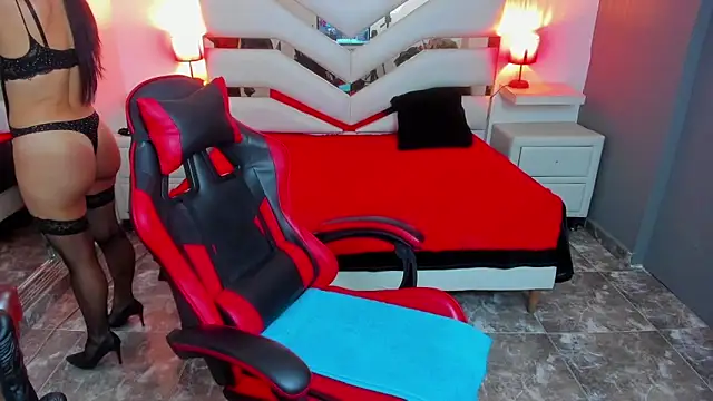 KateTompson  online show from October 2, 1:07 pm