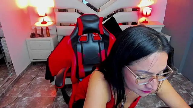 KateTompson  online show from November 27, 7:49 pm