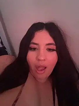 hally berry     online show from November 25, 8:20 pm