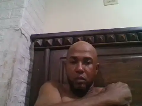 Snapshot of Frankie0880 chatting on December 31, 11:39 pm Frankie0880 online show from December 31, 11:39 pm
