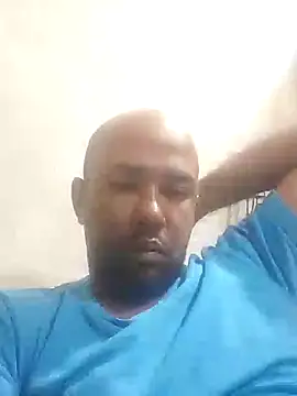 Snapshot of Frankie0880 chatting on January 10, 10:25 pm Frankie0880 online show from January 10, 10:25 pm