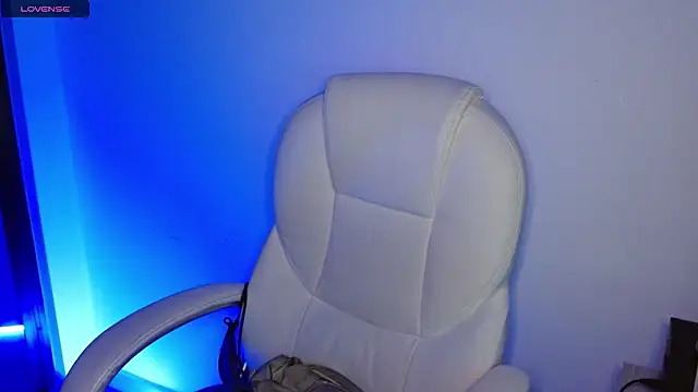 Snapshot of cloe_fox chatting on March 19, 5:30 am cloe fox online show from March 19, 5:30 am