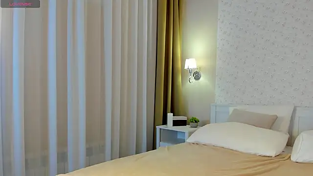 Anna Robinson online show from February 21, 5:24 am