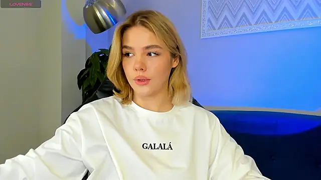 Anna Robinson online show from March 8, 1:06 am