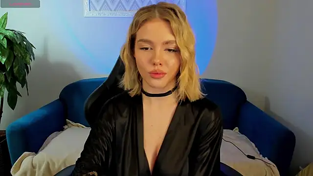 Anna Robinson online show from March 16, 9:58 pm