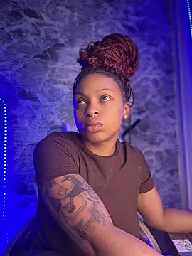 Snapshot of Melany_Williams chatting on July 16, 12:22 pm Melany Williams online show from July 16, 12:22 pm