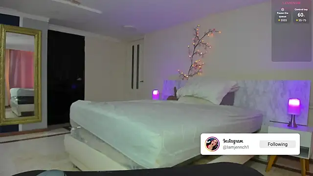 charolbruce 1 online show from January 9, 1:25 pm