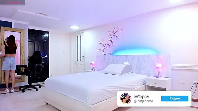 charolbruce 1 online show from July 10, 12:08 pm