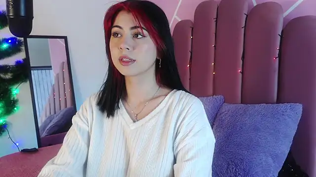 Snapshot of Zoe_Benson chatting on December 19, 12:45 pm Zoe Benson online show from December 19, 12:45 pm