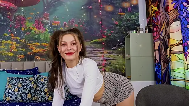 MadameDeFeu online show from February 10, 8:31 am