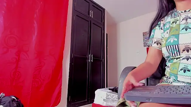 DakotaHoland online show from March 2, 7:12 pm