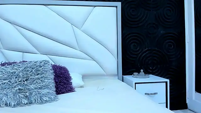 AbigailWilliams  online show from September 27, 11:04 am